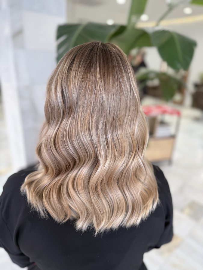 balayage rubio en lliria. DG Estilistas.